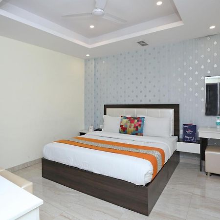 Oyo 8132 Hotel Kukreja Dehradun Exterior foto