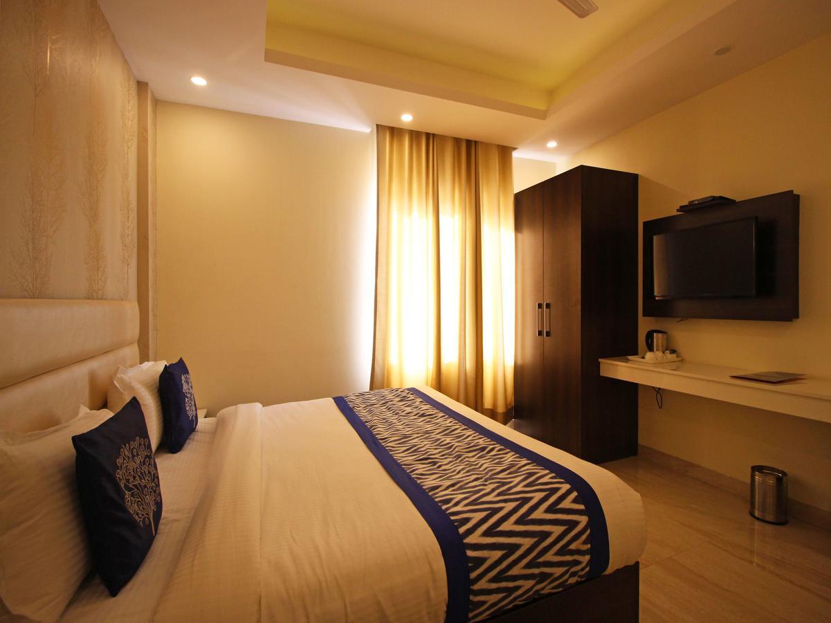 Oyo 8132 Hotel Kukreja Dehradun Exterior foto