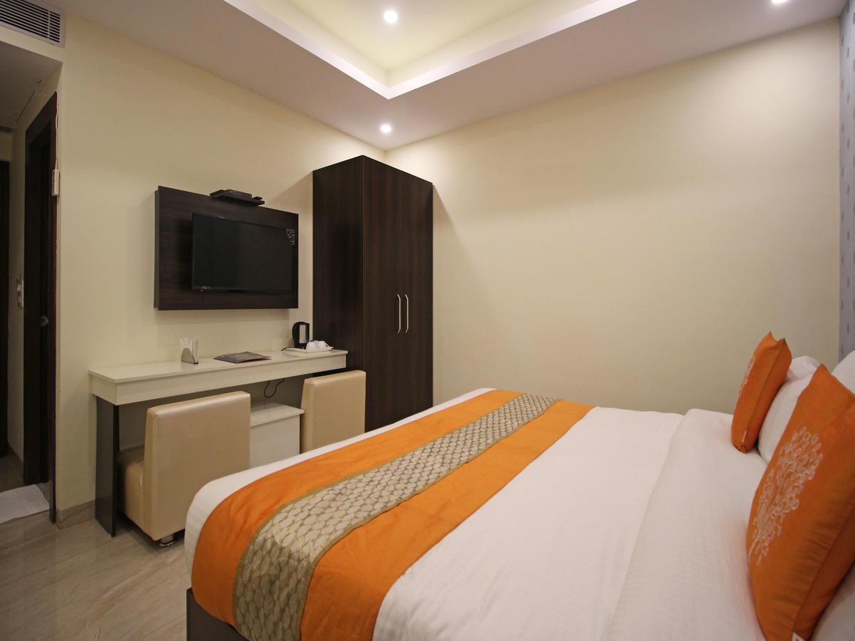 Oyo 8132 Hotel Kukreja Dehradun Exterior foto