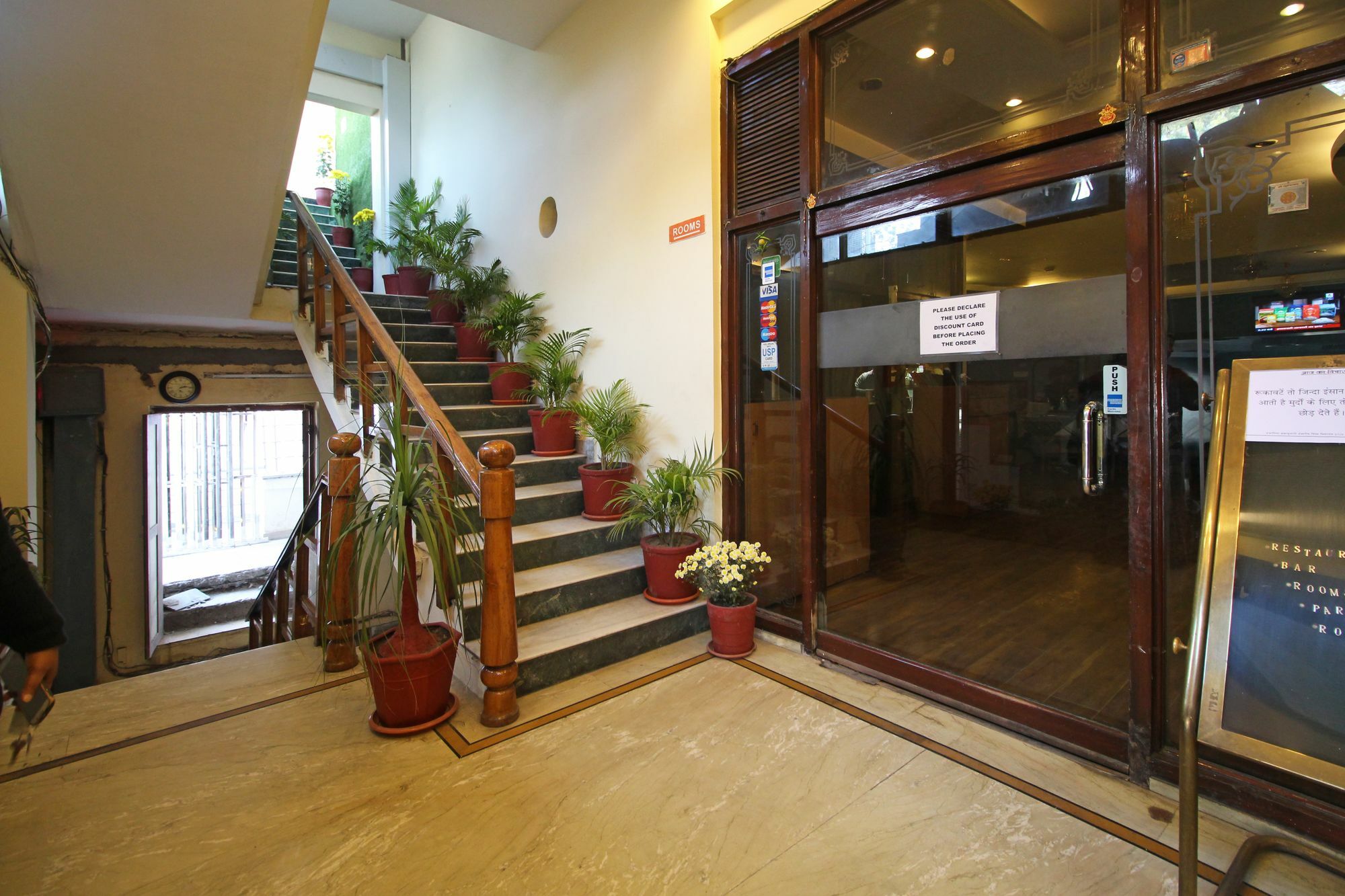 Oyo 8132 Hotel Kukreja Dehradun Exterior foto